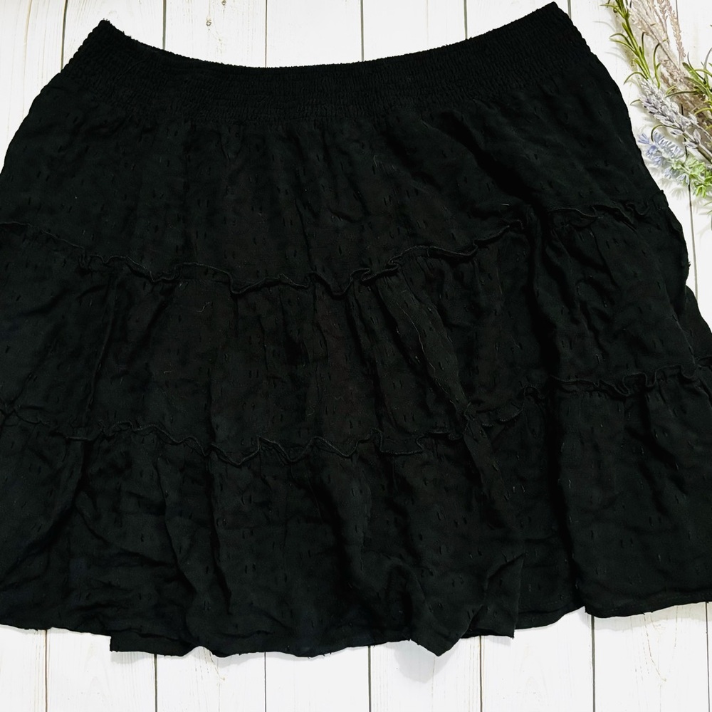 Forever 21 women’s flowy black skirt extra large
